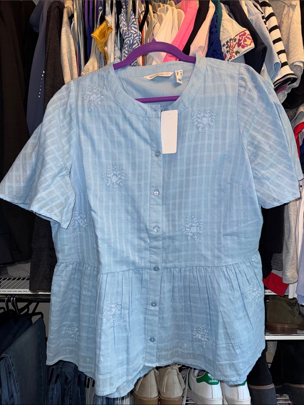 Isaac Mizrahi Live!  Embroidered Textured Blouse (light blue)
